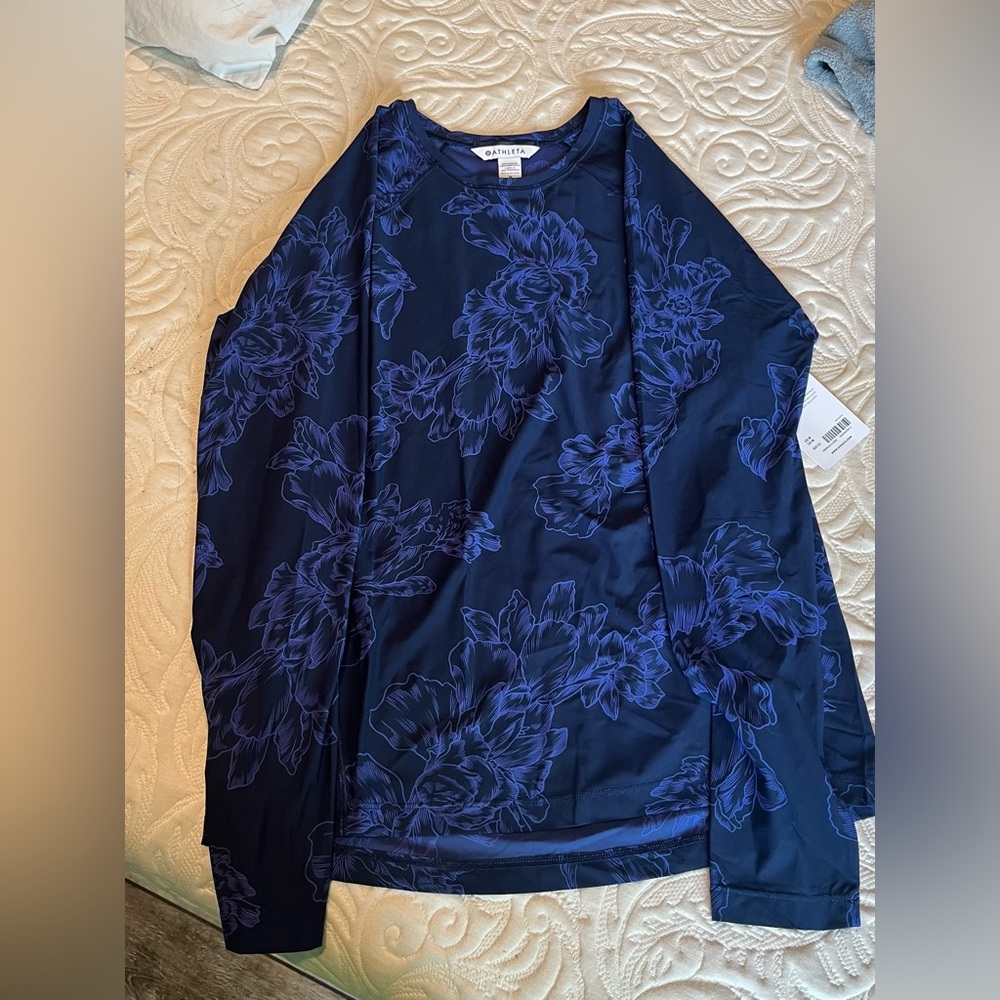 Athleta top, size medium